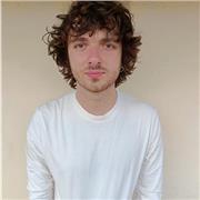 Laureato in Mediazione Linguistica e in Semiotica, offro lezioni di Filosofia, Inglese, Francese, Spagnolo, Italiano